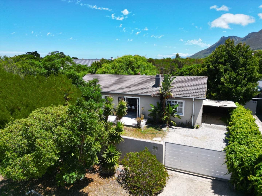 4 Bedroom Property for Sale in Sandbaai Western Cape